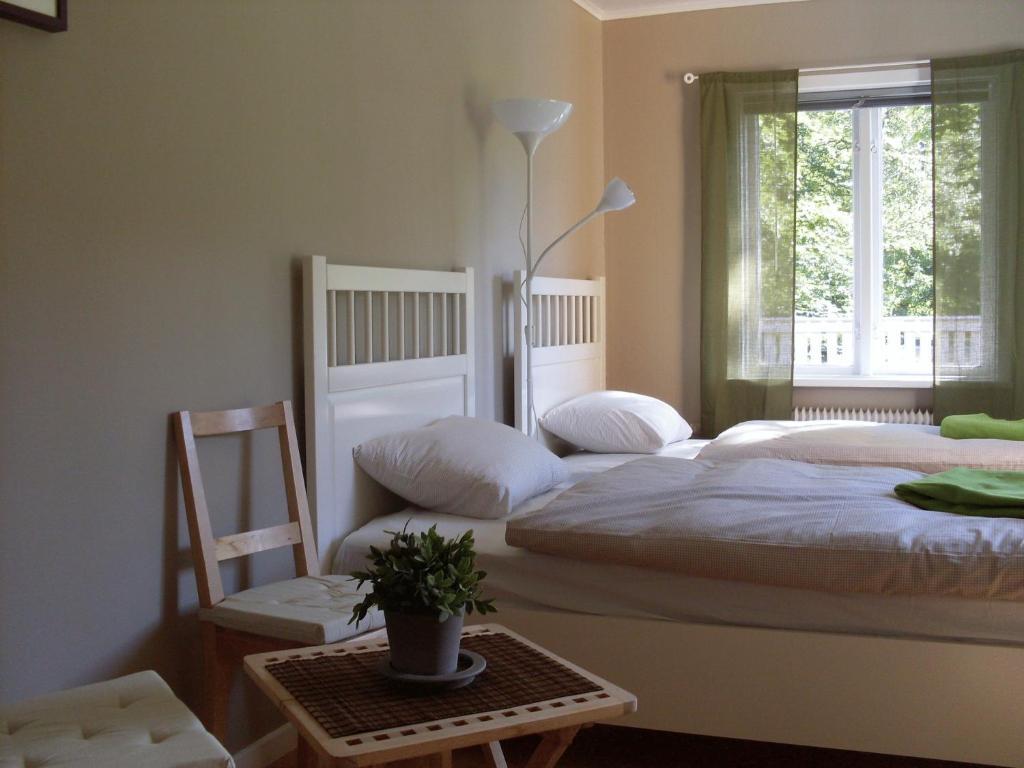 Stenbrohult  Hotel & Pensionat Bjoerkelund חדר תמונה