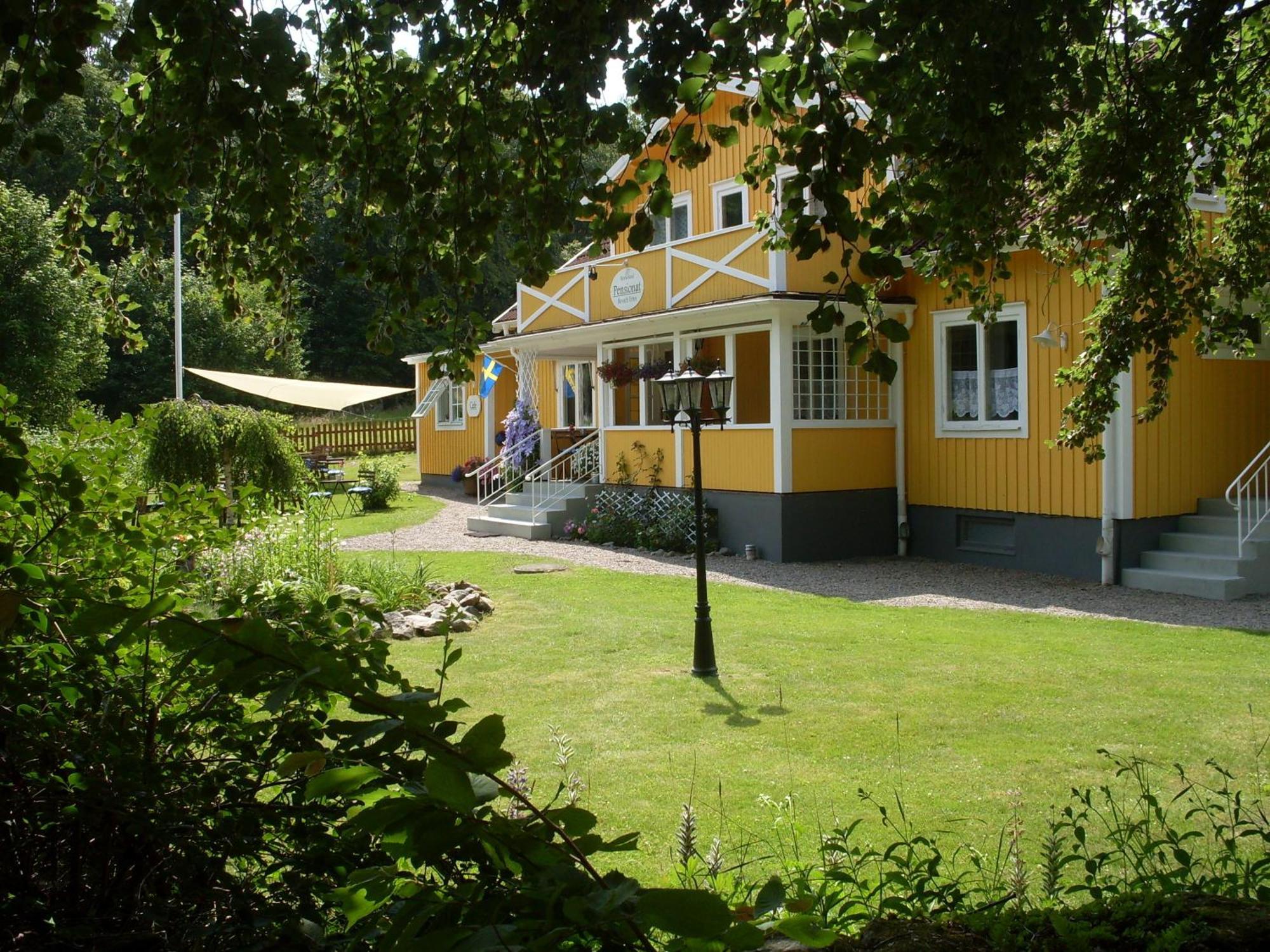Stenbrohult  Hotel & Pensionat Bjorkelund מראה חיצוני תמונה