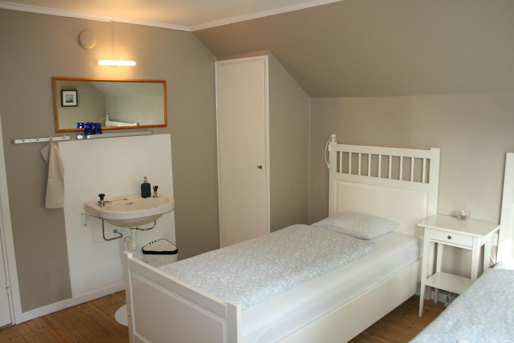 Stenbrohult  Hotel & Pensionat Bjoerkelund מראה חיצוני תמונה