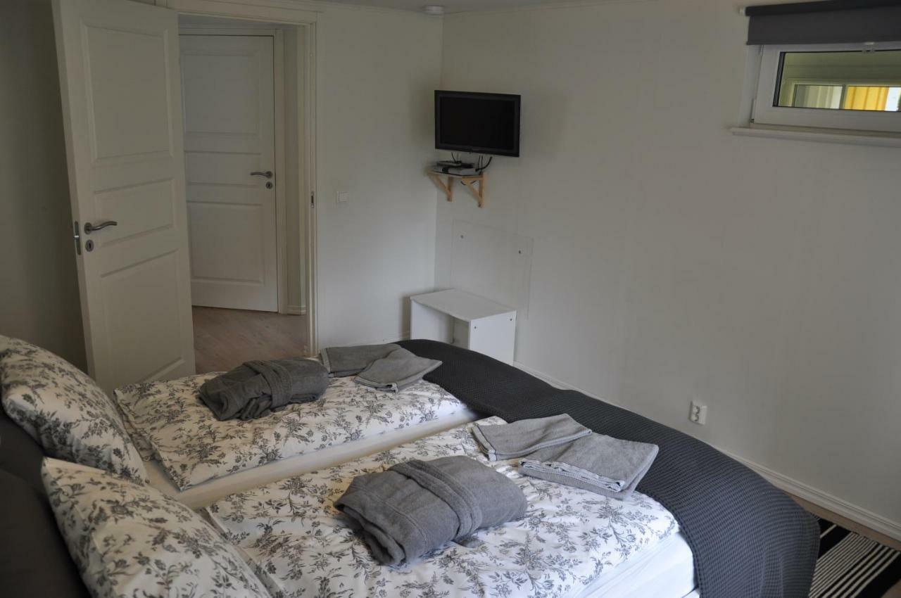 Stenbrohult  Hotel & Pensionat Bjoerkelund מראה חיצוני תמונה